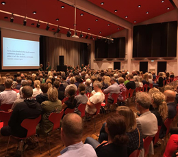 Audioexperts er eksperter i akustiske optimeringer, som det ses her i festsalen p Hasseris Gymnasium